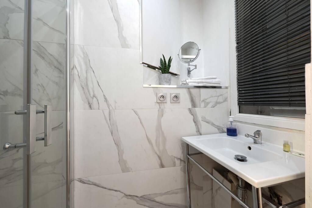 Great And Cosy Studio At Champ De Mars Paris Bagian luar foto